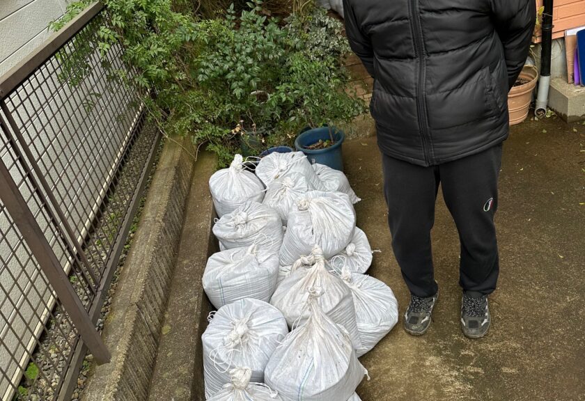 【👩🏻‍🦳👴🏻２０年以上処分に困っていたので助かりました。】佐倉市にて土嚢袋３０個回収処分のご依頼！！