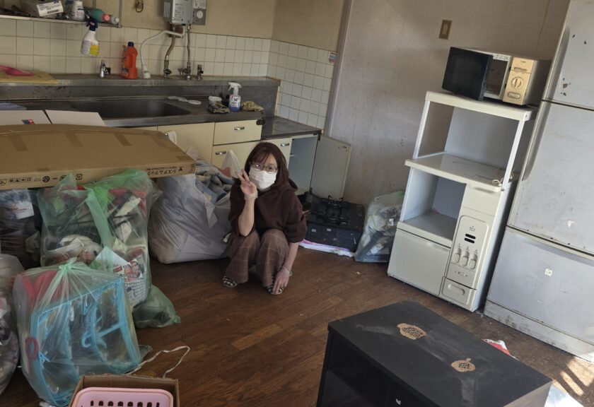 千葉市緑区で団地5階からの引越しに伴う不用品、エアコン・風呂釜・家電・家具・植木・ブロックなどをまとめて即日回収した事例〜【2トントラック1.5台分】